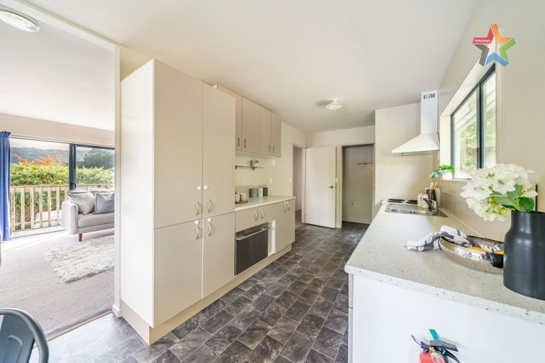 Photo of property in 30 Plateau Road, Te Marua, Upper Hutt, 5018