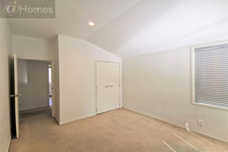 Photo of property in 39 Hewlett Road, Massey, Auckland, 0614