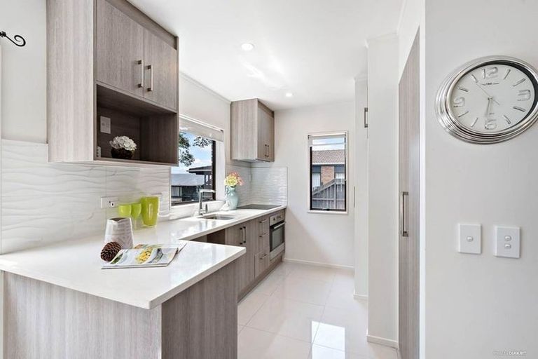 Photo of property in 2/14 Roberts Road, Te Atatu South, Auckland, 0610