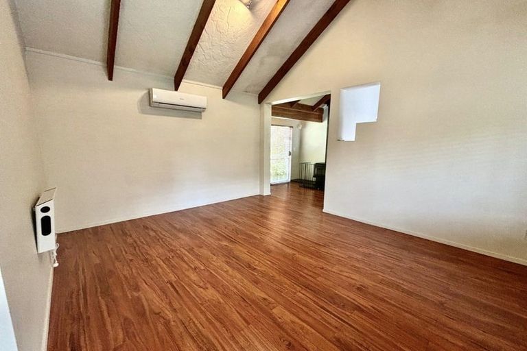 Photo of property in 1 Gosford Drive, Botany Downs, Auckland, 2010