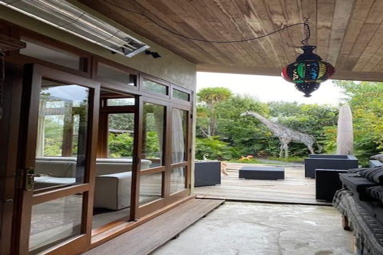Photo of property in 107 Vauxhall Road, Narrow Neck, Auckland, 0624