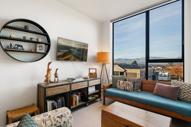 Photo of property in 28 Bellfield Lane, Wanaka, 9305