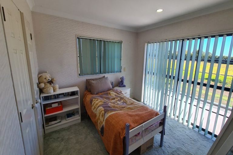 Photo of property in 10 Porterfield Road, Whitford, Howick, 2571
