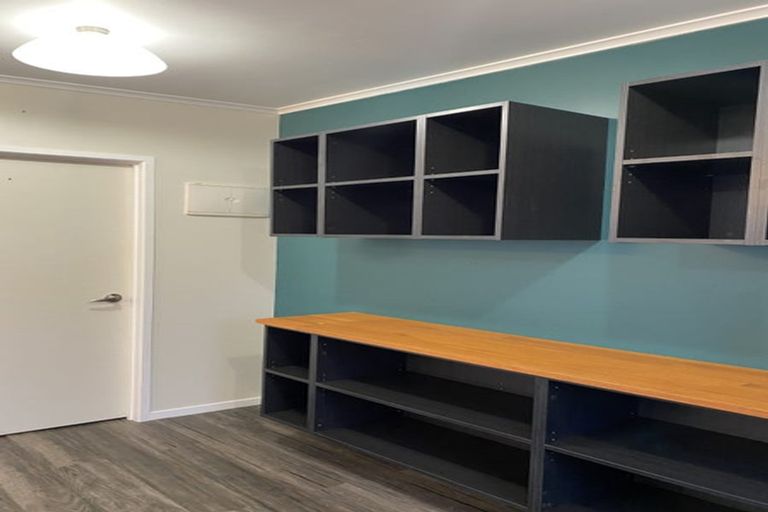 Photo of property in 2a Redwood Drive, Massey, Auckland, 0614