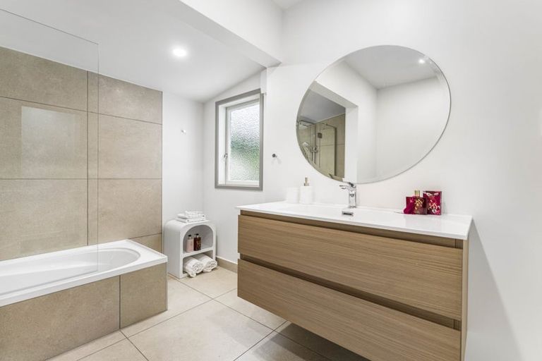 Photo of property in 25 Princes Street, Northcote Point, Auckland, 0627