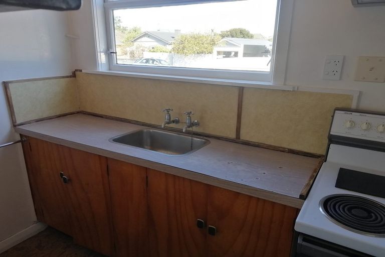 Photo of property in 16 Toru Street, Lyall Bay, Wellington, 6022