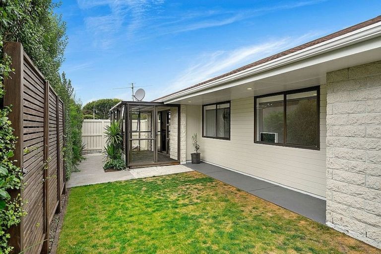 Photo of property in 7 Ringwood Place, Avonhead, Christchurch, 8042