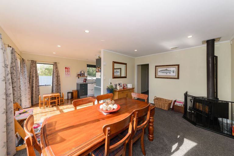 Photo of property in 28 Peppertree Glade, Kelvin Grove, Palmerston North, 4414