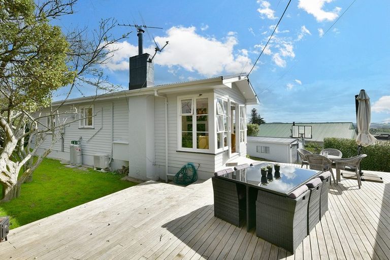 Photo of property in 7 Karaka Street, Helensville, 0800