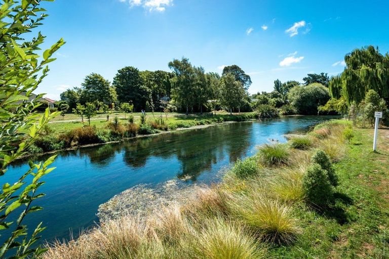 Photo of property in 37 Aynsley Terrace, Hillsborough, Christchurch, 8022