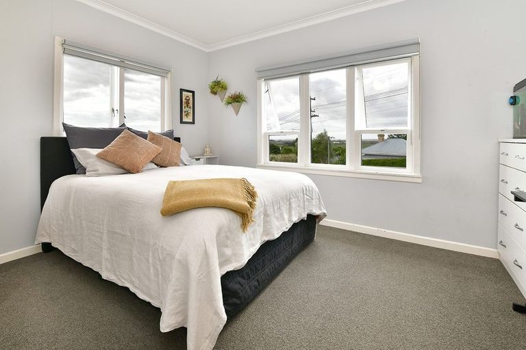 Photo of property in 7 Karaka Street, Helensville, 0800