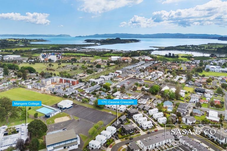 Photo of property in 17c Cessna Crescent, Mangere, Auckland, 2022