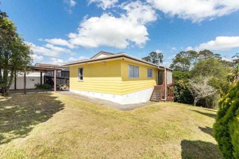 Photo of property in 25 Katrina Place, Massey, Auckland, 0614