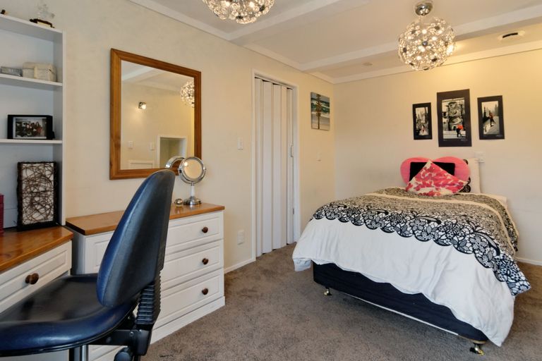 Photo of property in 43 Shetland Street, Glen Eden, Auckland, 0602