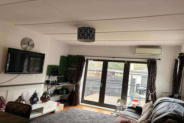 Photo of property in 1/27 Athlone Crescent, Avalon, Lower Hutt, 5011