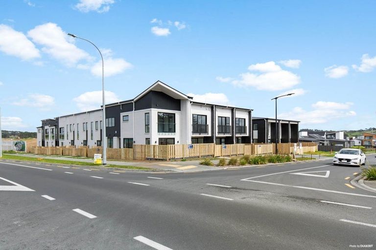 Photo of property in 12 Matakohe Road, Westgate, Auckland, 0814