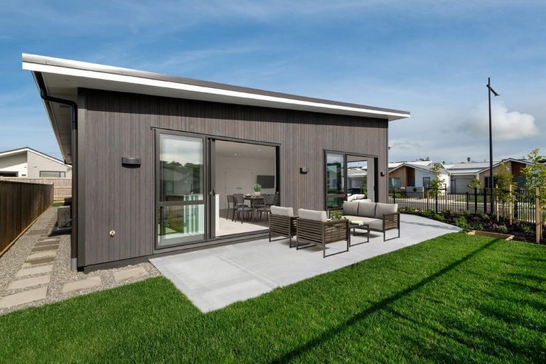 Photo of property in 1 Tiromoana Drive, Red Beach, 0932