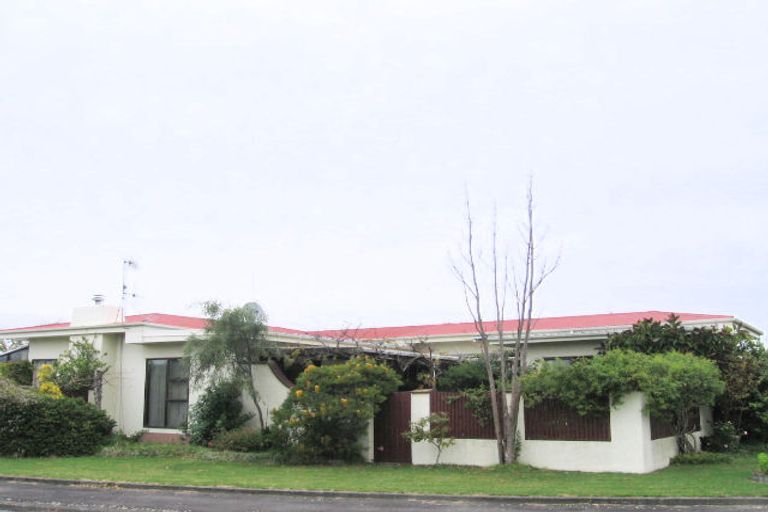 Photo of property in 10 Cassino Crescent, Onekawa, Napier, 4110