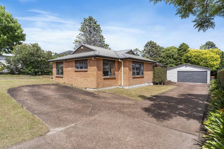 Photo of property in 136 Lynwood Road, New Lynn, Auckland, 0600