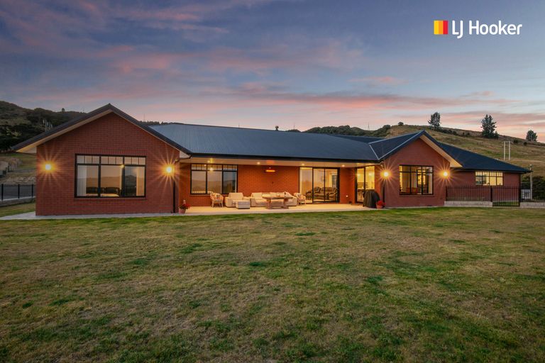 Photo of property in 60 Tirohanga Road, North Taieri, Mosgiel, 9092