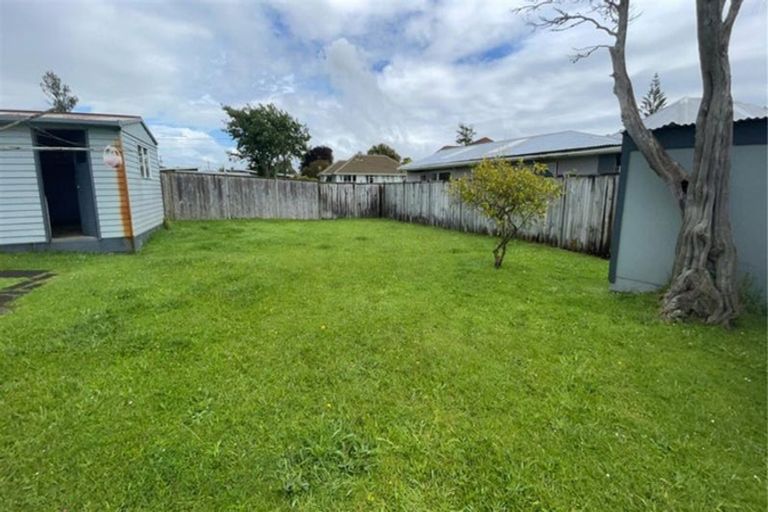Photo of property in 15 Budleigh Street, Frankleigh Park, New Plymouth, 4310