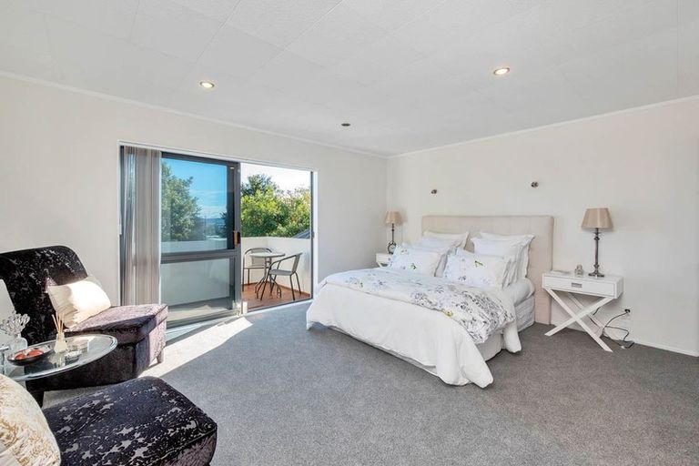 Photo of property in 215 Kaipara Road, Papakura, 2582
