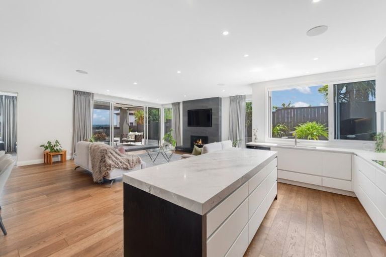 Photo of property in 62 Armstrong Farm Drive, East Tamaki Heights, Auckland, 2016