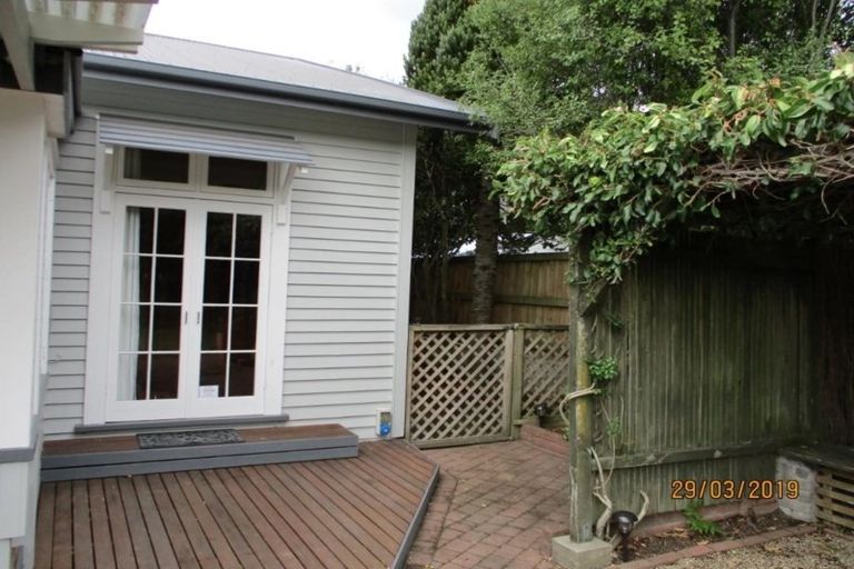Photo of property in 1 Thames Street, Claudelands, Hamilton, 3214