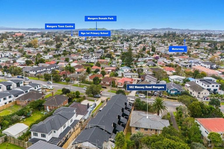 Photo of property in 582 Massey Road, Mangere, Auckland, 2022