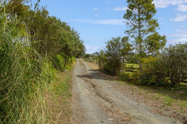 Photo of property in 224 Rimmer Road, Helensville, 0875