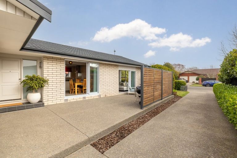 Photo of property in 10 Karnak Crescent, Russley, Christchurch, 8042