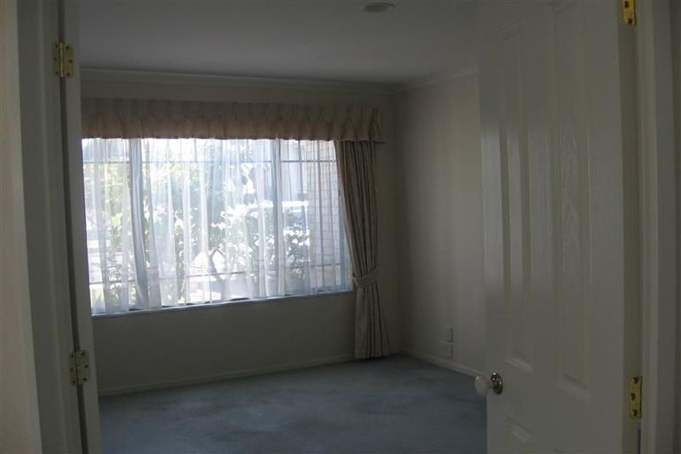 Photo of property in 56 Claremont Way, East Tamaki Heights, Auckland, 2016