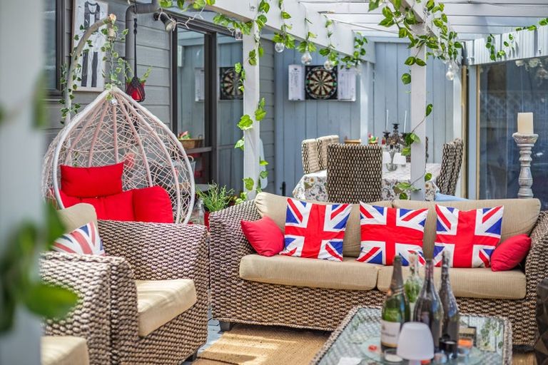 Photo of property in 39 Saunders Close, Whitby, Porirua, 5024