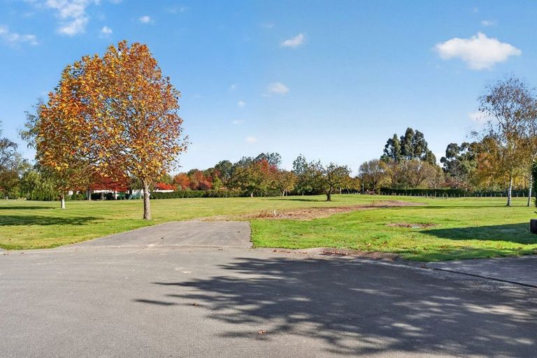 Photo of property in 5 Eagle Place, Martinborough, 5711