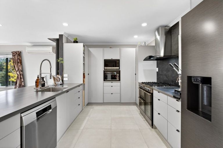 Photo of property in 16 Awarua Crescent, Havelock North, 4130