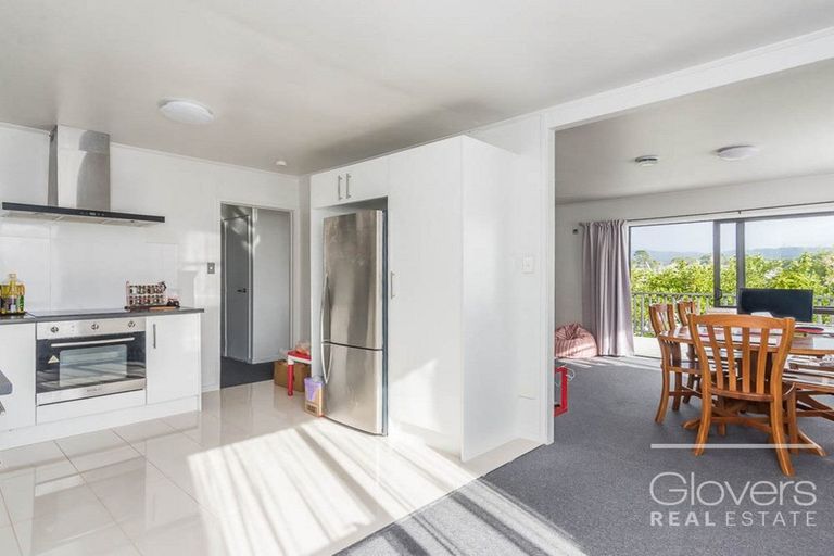 Photo of property in 80 Sunvue Road, Glen Eden, Auckland, 0602
