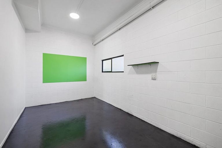 Photo of property in 18 Norwich Avenue, Spotswood, New Plymouth, 4310