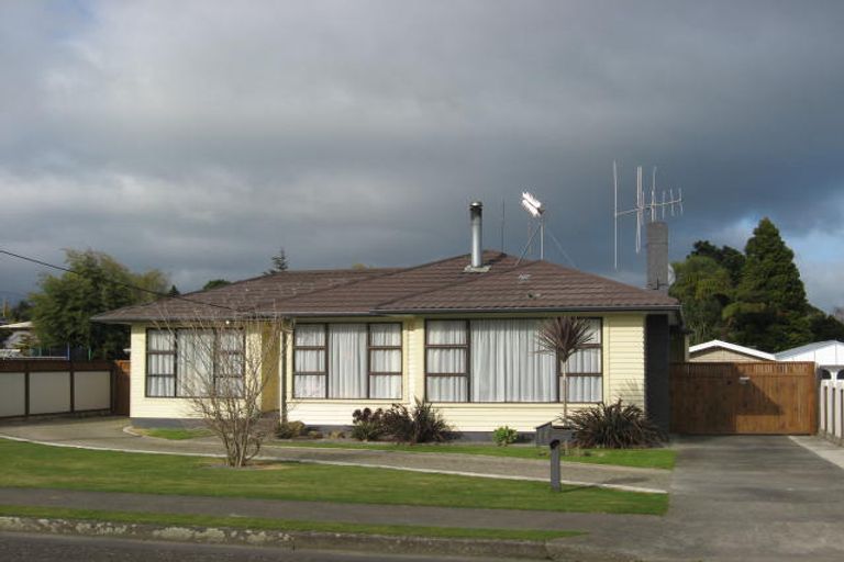 Photo of property in 13 Gordon Place, Levin, 5510