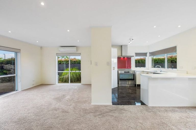 Photo of property in 2/10 Mangarata Avenue, Papatoetoe, Auckland, 2025