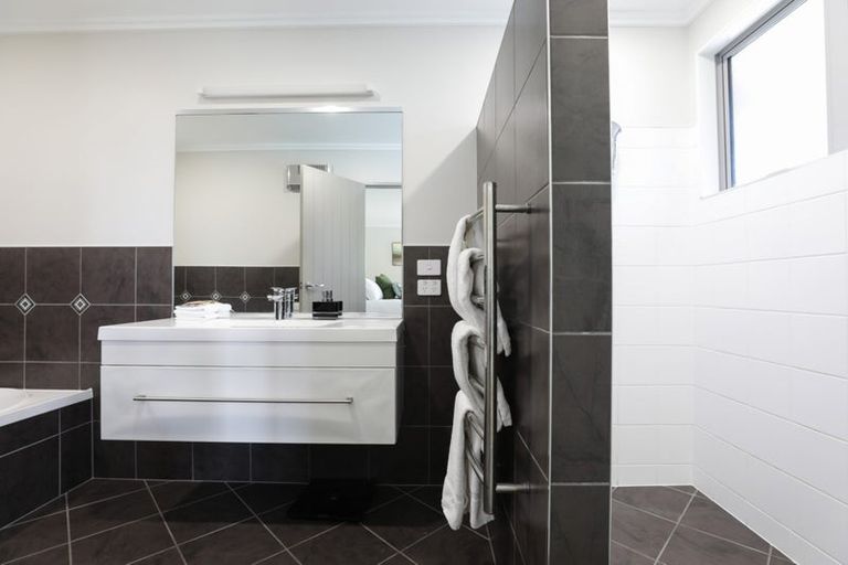 Photo of property in 1 Locheagles Rise, Kinloch, Taupo, 3377