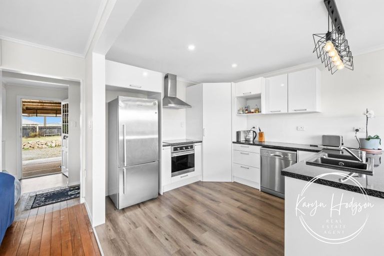 Photo of property in 103 Hurndall Street East, Maungaturoto, 0520