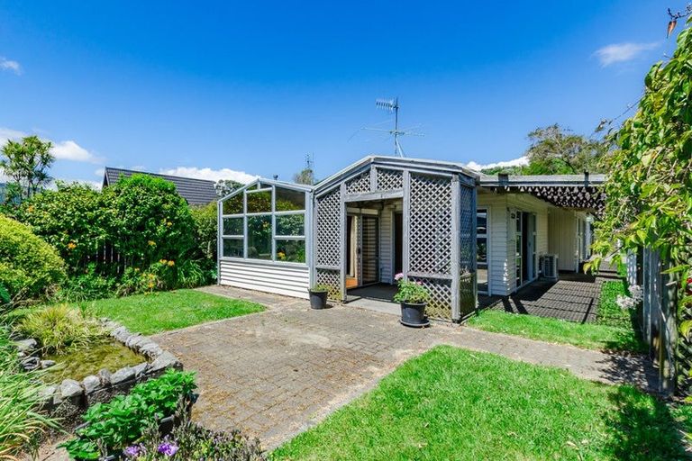 Photo of property in 15 Park Avenue, Waikanae, 5036