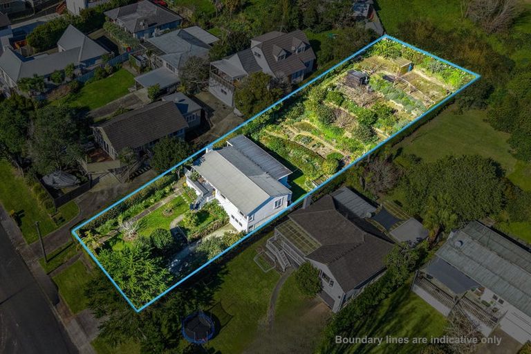 Photo of property in 18 Alexander Avenue, Torbay, Auckland, 0630