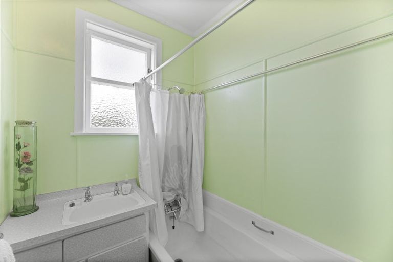 Photo of property in 8 Robertson Street, Oamaru North, Oamaru, 9400