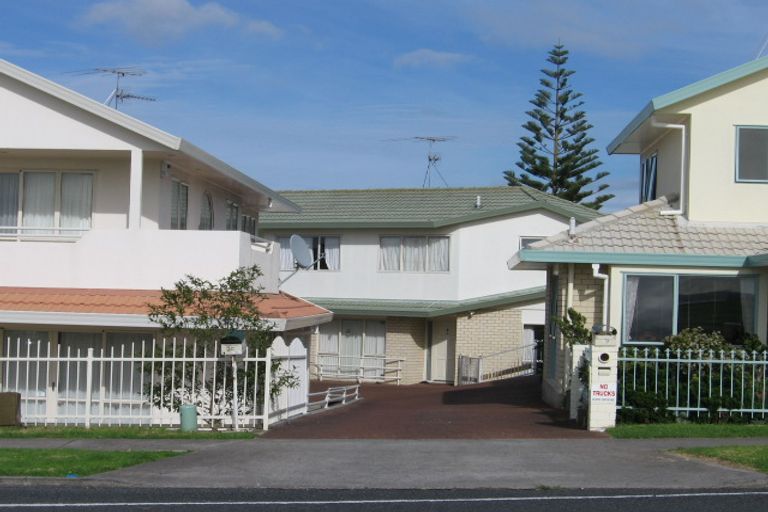 Photo of property in 25 Ganymede Place, Half Moon Bay, Auckland, 2012