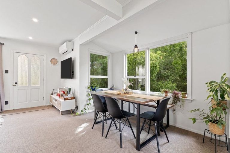 Photo of property in 9 Esher Place, Saint Martins, Christchurch, 8022