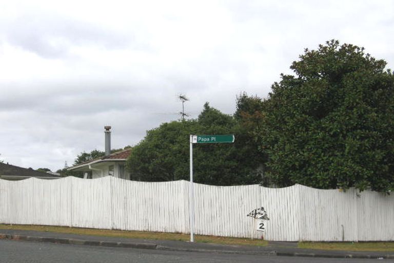 Photo of property in 2 Papa Place, Birkdale, Auckland, 0626