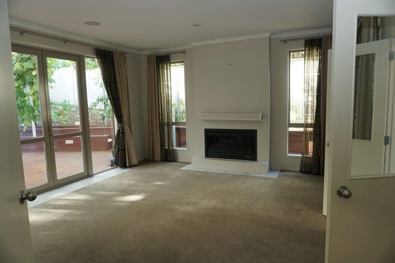 Photo of property in 24 Leburn Crescent, Flat Bush, Auckland, 2016