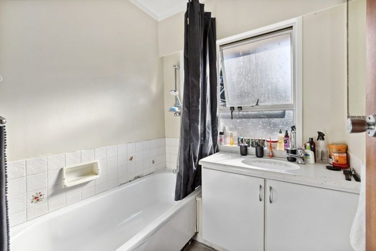 Photo of property in 16 Bacot Place, Howick, Auckland, 2014