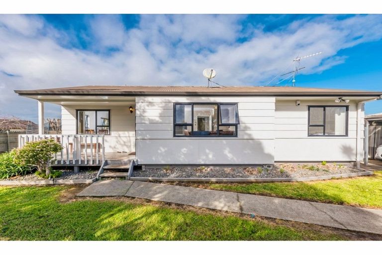 Photo of property in 1b Celmisia Place, Weymouth, Auckland, 2103